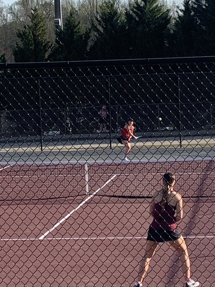 DrThomasPCSD's tweet image. Very competitive tennis this afternoon at Central High. Girls win a close one 3-2 over Heritage-Newnan, and boys prevail 4-1! Girls improve to 6-1 on the season and the boys are now 5-2. Next up —- Region 7AAAA opener at Cedartown tomorrow. Let’s go netters! #24Strong #LionPride