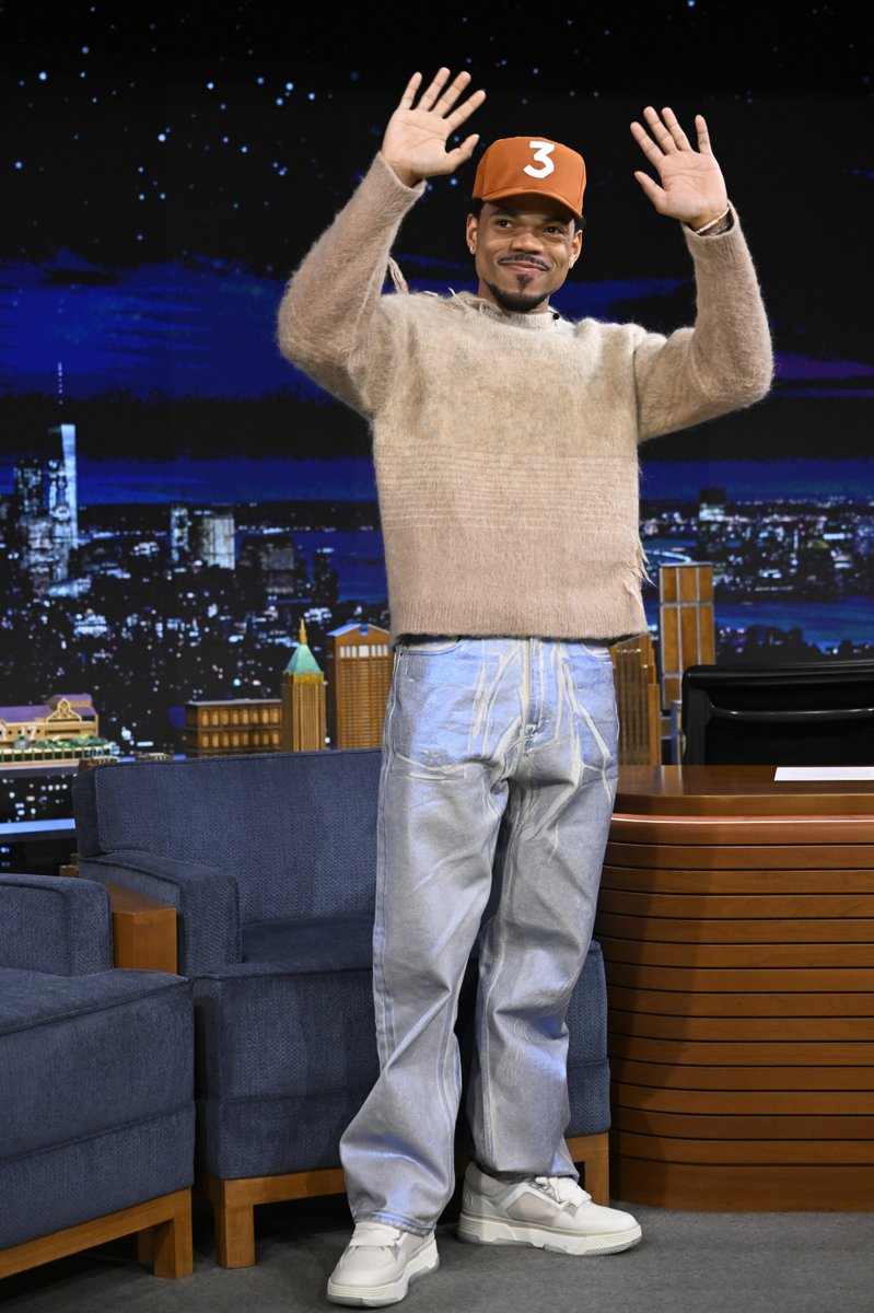 FallonTonight's tweet photo. TONIGHT: Talk + Performance of “YAH Know” from @chancetherapper! #FallonTonight https://t.co/4n36M2MaxB