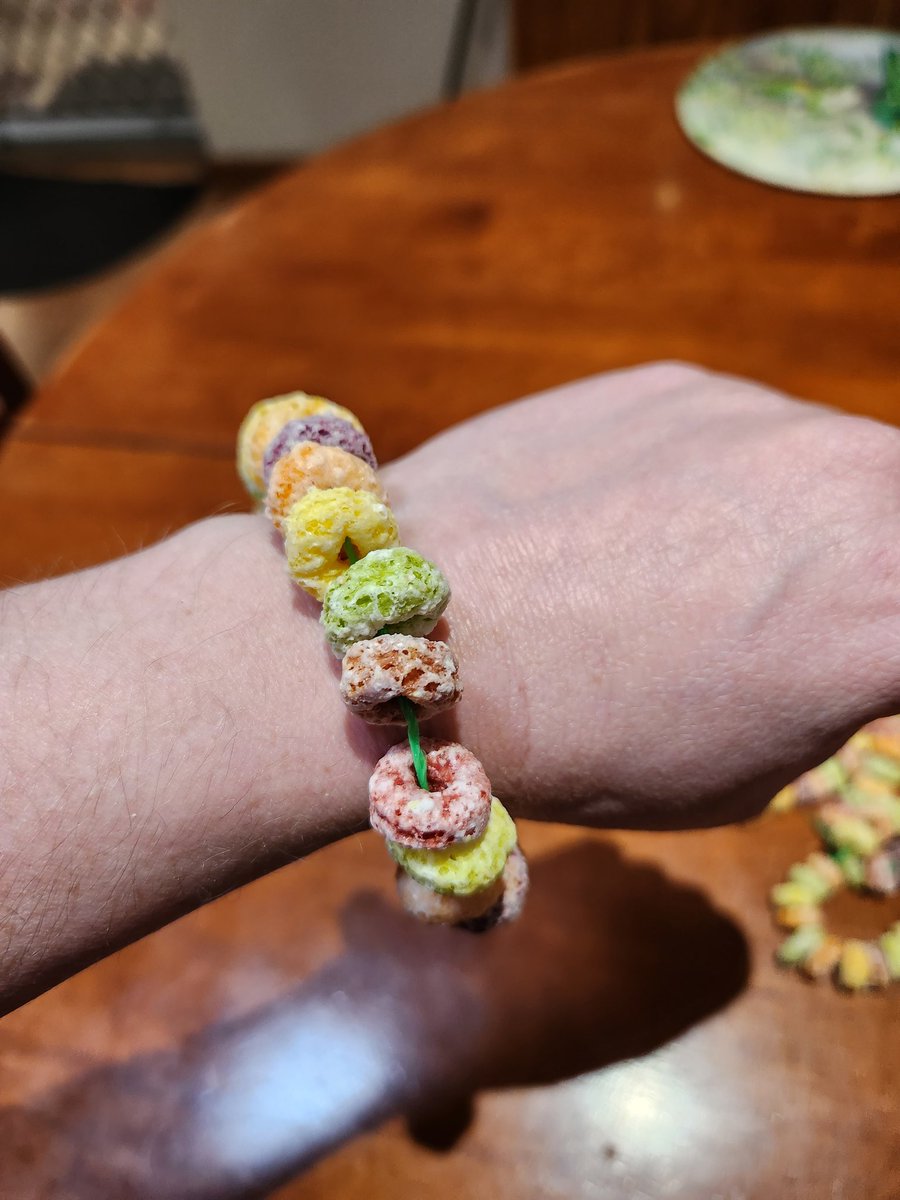 fudgeinoz's tweet photo. Happy cereal day to those who celebrate. Make a froot loop bracelet, eat porridge for dinner, add coco pops to your milkshake. https://t.co/qqlvQCycbU