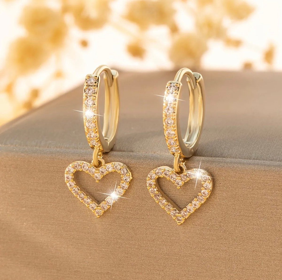 putemon_your's tweet image. Excited to share the latest addition to my #etsy shop: Sparkling Heart-Shaped Inlaid  Hoop Drop Earrings 14K Gold #earrings #smallearring #goldfilledearrings #dropearring #14kgoldearrings #jewelry #valentinesgift #clusterearring #hoopearring