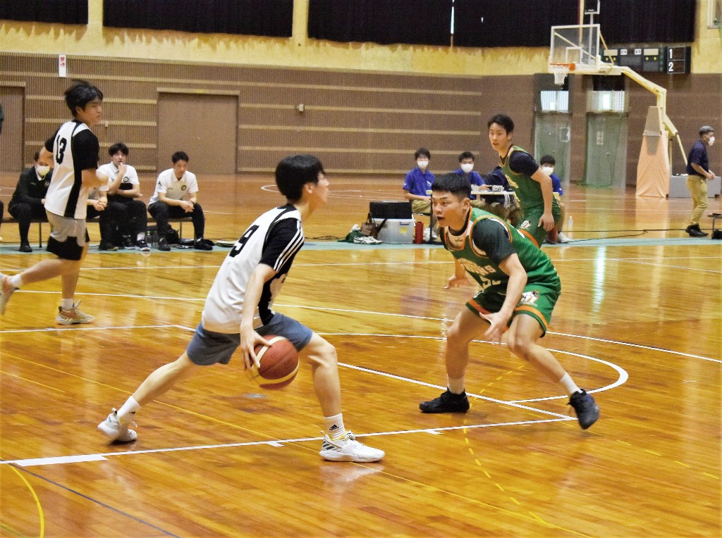 miyakoshinpo's tweet photo. 天理大と沖縄大が合宿　バスケ、交流試合行われる https://t.co/KjEhxaFv9o 

#宮古島 #宮古バスケットボール協会 #天理大学 #沖縄大学 #宮古新報 https://t.co/xXPobS7TSK