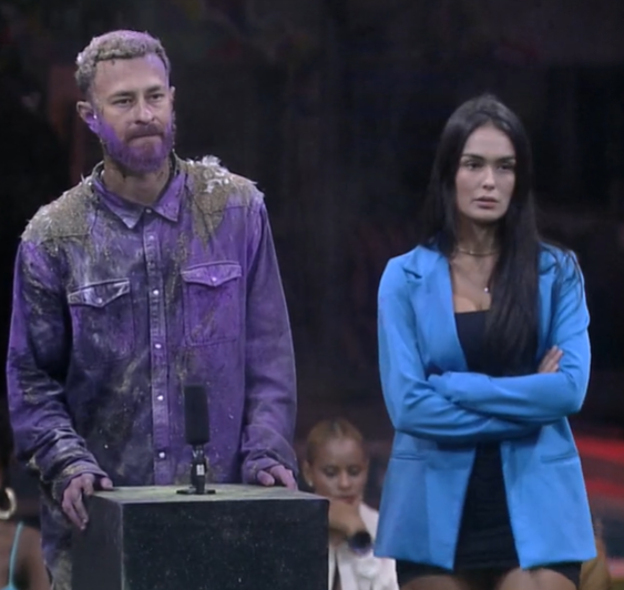 centralreality's tweet photo. Larissa perdendo o favoritismo por causa de macho. #BBB23 https://t.co/ajxpFqYTXR