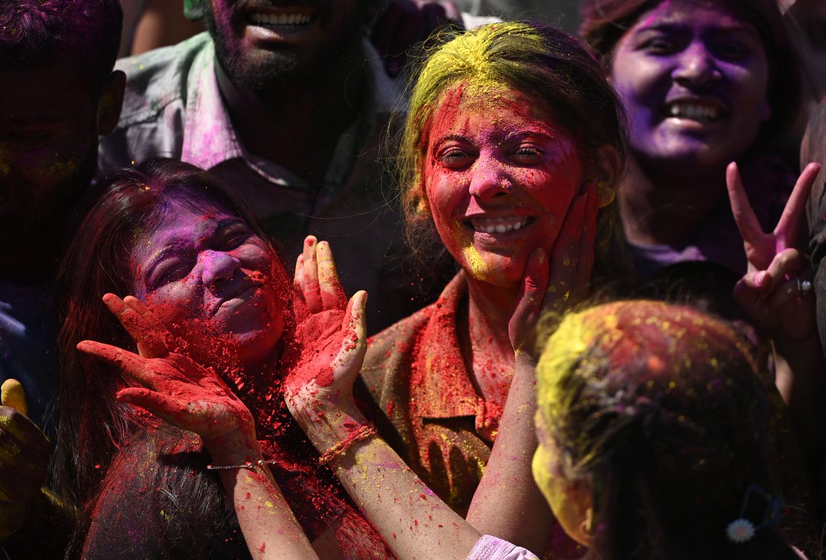 tusharcrai's tweet photo. फिजा में घुलेगे प्रेम सद्भावना के रंग, ऐसा हो #Holi का रंग। आपसी भाईचारे का रंगों को अपने आंचल में समेटे रहने वाले महापर्व की आप सभी हार्दिक शुभकामनाएं...
#Lucknowpost https://t.co/gugjDYAltT