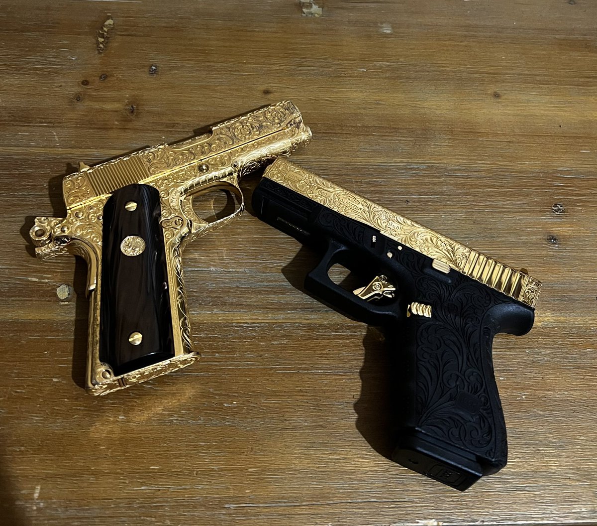 The1911Vault's tweet photo. Una 38 Súper y Una G19 
@The1911Vault https://t.co/8yIGdlPLaL
