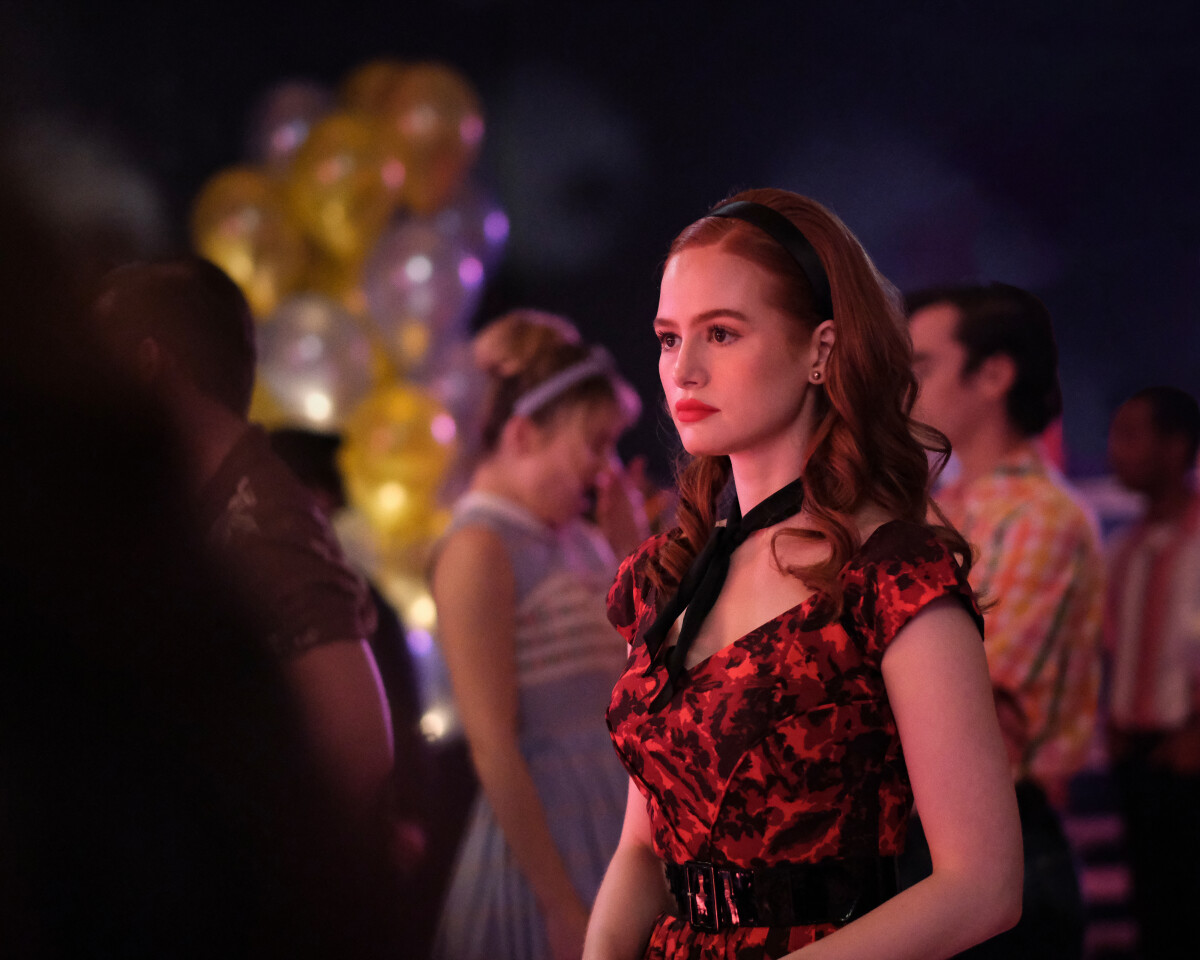 ArchieverseWiki's tweet photo. Promotional Images for "Chapter One Hundred and Nineteen: Skip, Hop, and Thump!" (1/3)  #Riverdale https://t.co/HD6UfGDiQ9
