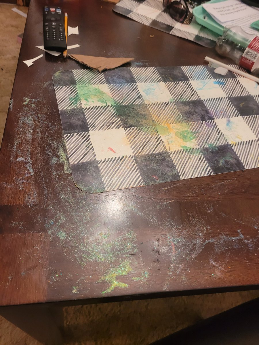 Gamer93Nerdi's tweet photo. Oh my! The naughty little leprechaun must have followed my kids home from school and gotten into my crafting glitter. Good thing the girls and I built a leprechaun trap. Maybe it'll think twice before making a glitter mess in my house again 😂😂
FYI this was a school project https://t.co/UpT4cDzrHT