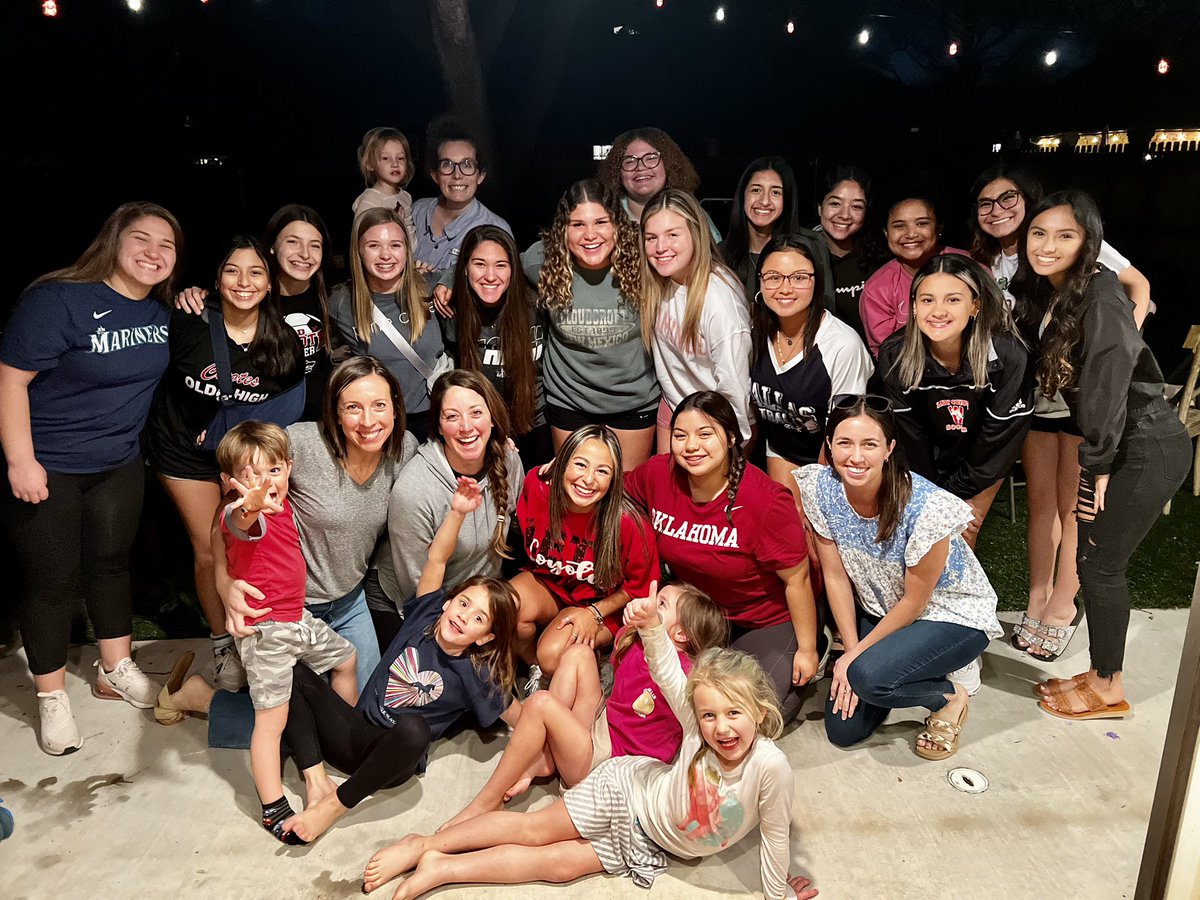 Lady Coyotes had a GREAT team dinner tonight provided by some of our Alumni. Lots of laughs, good food, &amp; sharing memories! We appreciate this so much!❤️🖤⚽️Tomorrow we end district play VS Mineral Wells 7:30.
