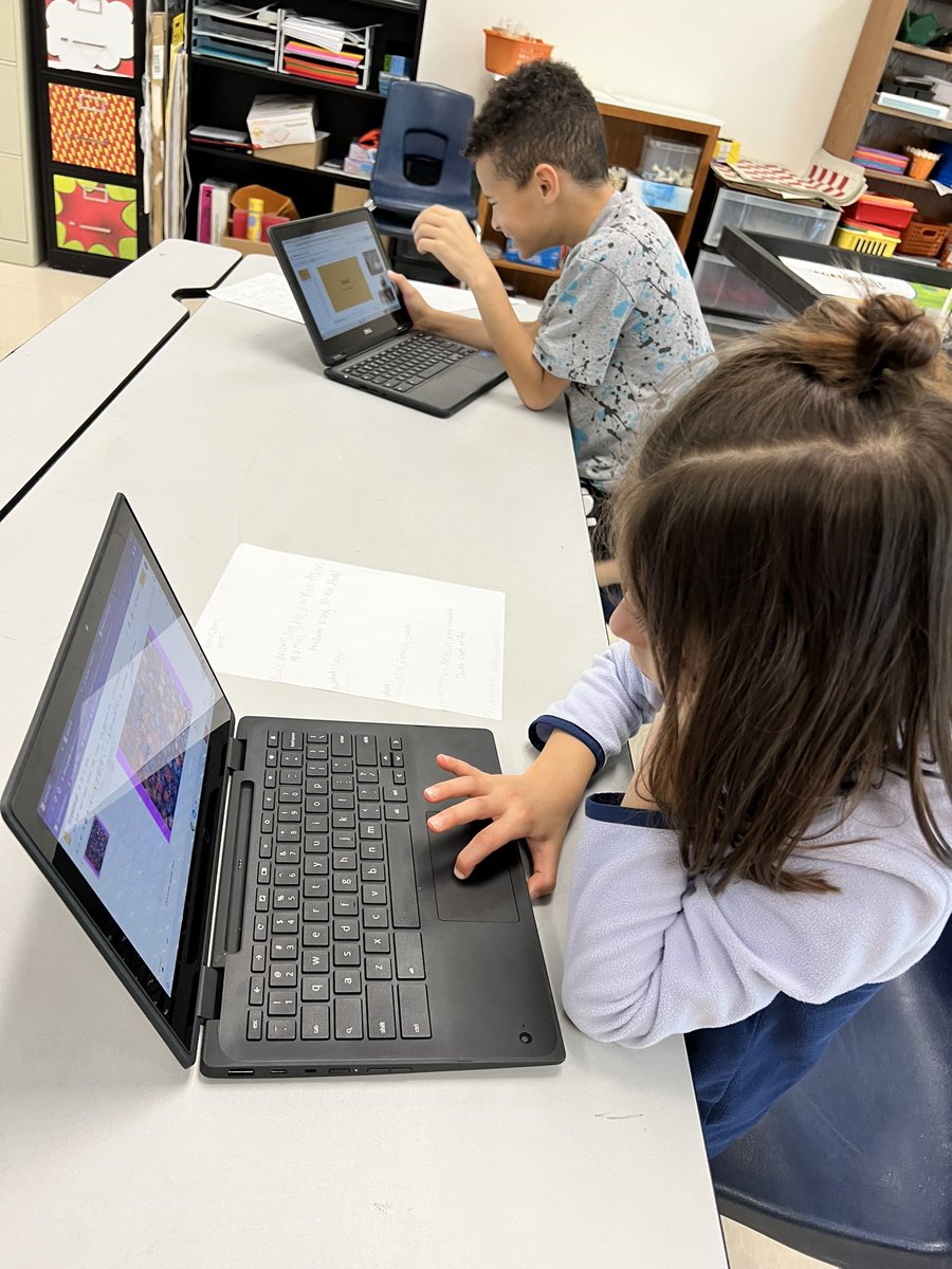 _MrsCarrera's tweet photo. 2nd grade GT learning how to create a Google Slides presentation. #ComalFLL https://t.co/E1ltBPVOs4