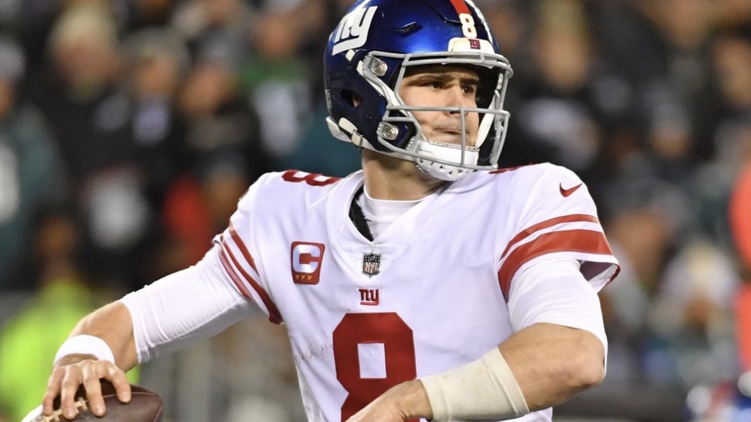 The Jones family is different. All four brothers grew up to become professional athletes🤯👀