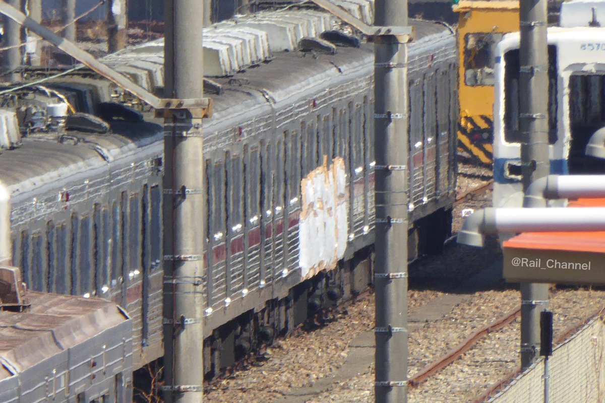 Rail_Channel's tweet photo. 2023.3.7の #北館林
#11606F は #11668F の後ろに。14606号車の落書きはそのままみたいですね。そのまま来ちゃったということは・・・

#10000型 #10030型 #8000系 #8570F https://t.co/FynBYER63K