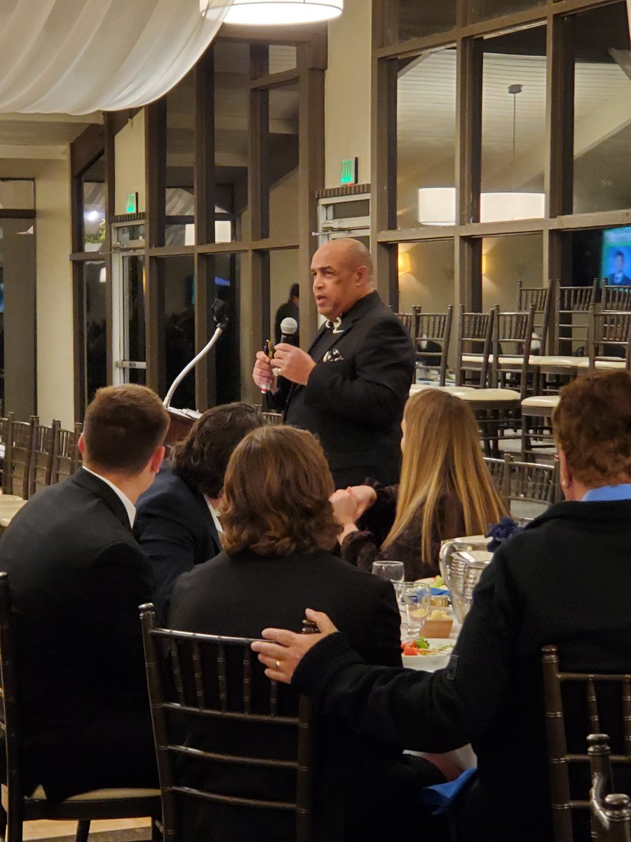 NFF_CVC's tweet image. USC College Football Hall of Fame and San Fernando HS Alumni Anthony Davis  giving the opening speech