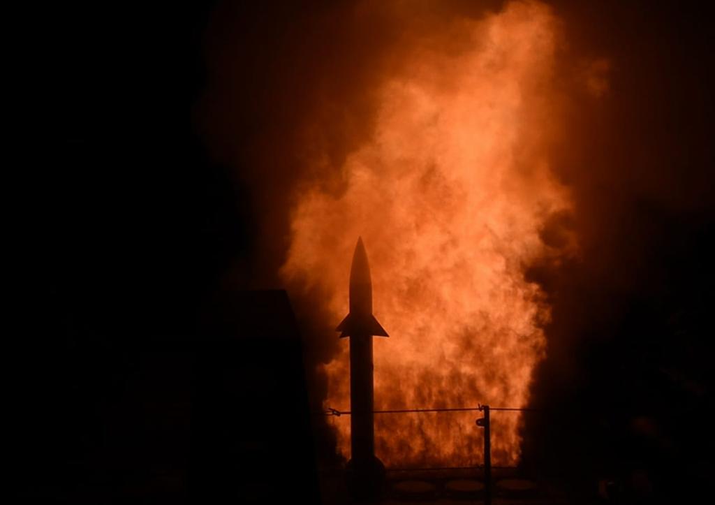indiannavy's tweet image. #IndianNavy successfully undertook MRSAM firing from #INSVisakhapatnam validating capability to engage Anti Ship Missiles. 
MRSAM jointly developed by @DRDO_India &amp;amp; #IAI, &amp;amp; produced at #BDL reflects #IndianNavy's commitment to #AatmaNirbharBharat.

@DefenceMinIndia @PMOIndia