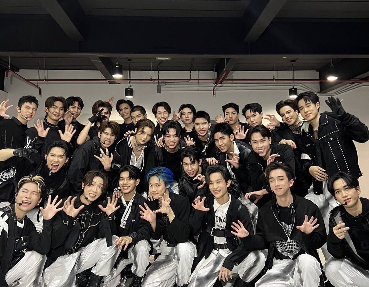 Beside_Lego's tweet image. EP1                                                           Final EP

โปรเจคอัลฟ่า = Y2K, ร้านทำผมตลอดไป 🤣
#ProjectAlphaTH 
#ProjectAlphaTHFinalEP