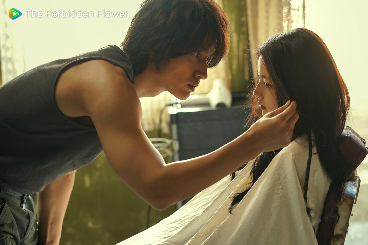 WeTVOfficial's tweet photo. Remember when we first met, you made my heart beat❤️

All episodes of #TheForbiddenFlower are available on WeTV👉https://t.co/wQv5BY7uHp

Starring #JerryYan #XuRuohan 

#夏花 #言承旭 #徐若晗 #WeTV #WeTVAlwaysMore https://t.co/jTdAHDhEb8
