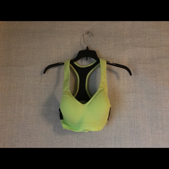 Poshpleasures1's tweet photo. So good I had to share! Check out all the items I'm loving on @Poshmarkapp from @LorettaPhillips #poshmark #fashion #style #shopmycloset #spirit #victoriassecret #callielives: https://t.co/fh3FSTT8ht https://t.co/yEmk7OMIEu