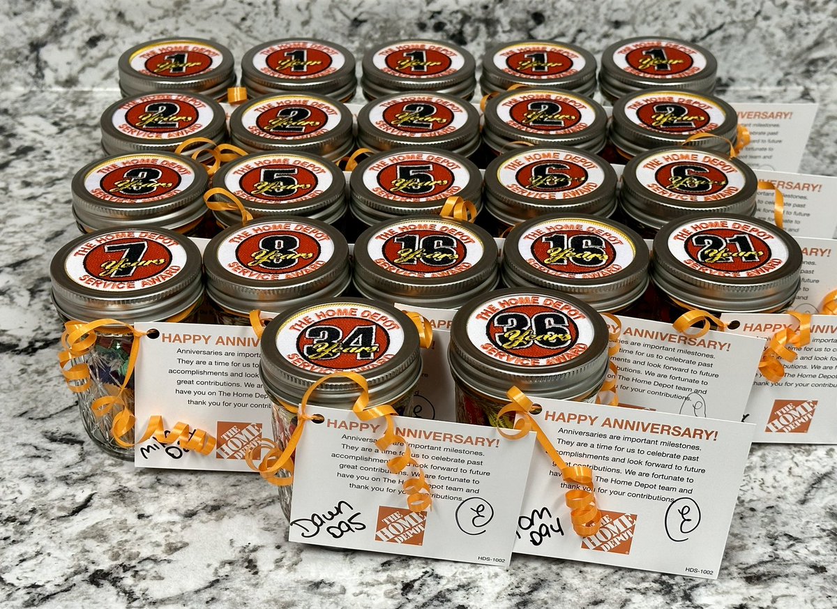 Brandi6371's tweet image. Celebrating March Anniversaries!! 178 years of customer service and experience 🧡 

 @Edmond0485 @NagyAndrew @ShawnMinkner @SandraD2429 @DepotRob @aboutthepigskin 

#PMDPeopleFirst 
#D287WeAreTheBar #D287StrongerTogether
#FearUs485