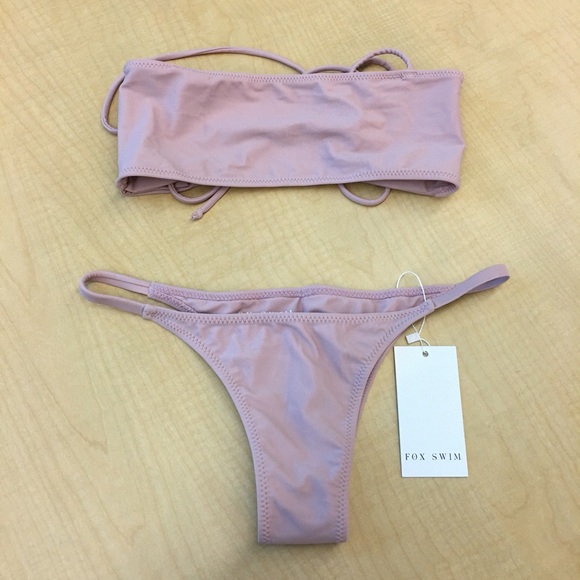 dmcrn1968's tweet photo. So good I had to share! Check out all the items I'm loving on @Poshmarkapp #poshmark #fashion #style #shopmycloset #newportnews #foxswim #comfortcolors: https://t.co/zlNppcRY8x https://t.co/swl9G6H3BQ