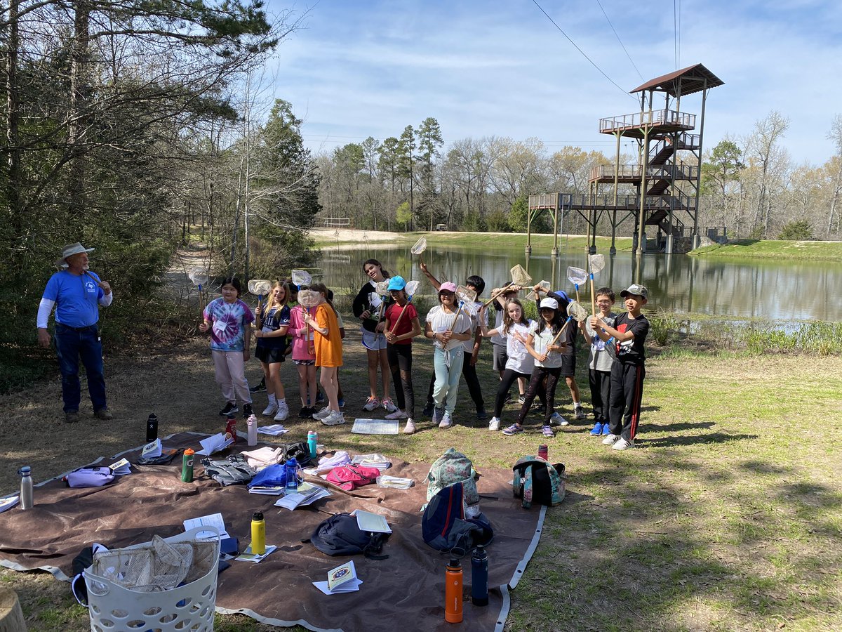 LakesideAR19's tweet photo. Looking for critters in the pond with our nets! https://t.co/VFEkSfmT0H