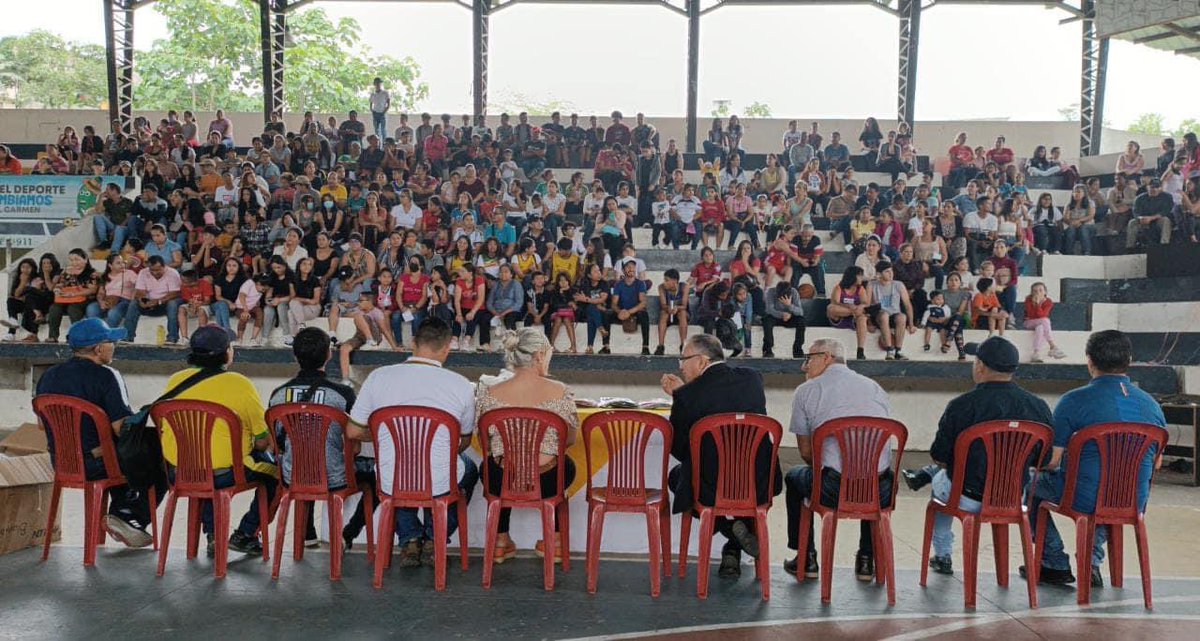 RodrigoMenaR's tweet photo. HISTÓRICO!! 
 Hoy se inauguraron  las escuelas de Básquetbol 🏀 y Boxeo, con más de 200 jóvenes deportistas en ambas disciplinas, quienes entrenarán en el coliseo de deportes, también se entregó implementos deportivos para el Boxeo y Basket ball. 
#Cumplimos https://t.co/y3qt4y2fTu