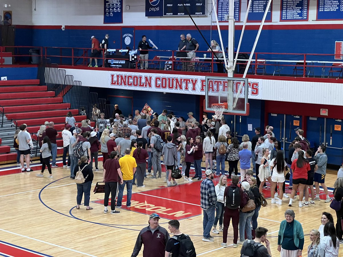 Very impressed with the McCreary Central fans who stayed after the game to cheer on the Raiders as they departed the locker room after losing a heartbreaker to Pulaski Co. What a class act! 👏