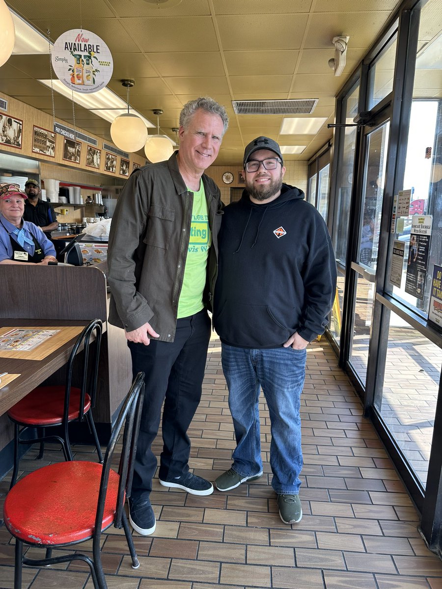 MorlanTrevor's tweet photo. @Pacers Met him at waffle house today ! He was super nice ! Had me cracking up 😂 https://t.co/37KRJnslYf