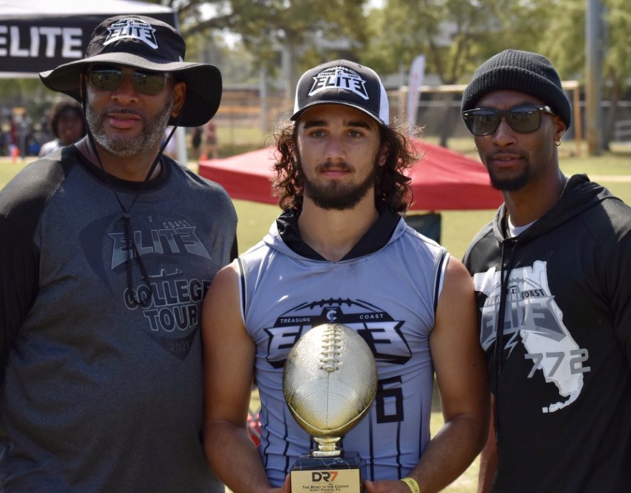 VaughnOBrien6's tweet photo. Thank you @THEPLATFORMDR and @RealNews102 for the write up. It’s an honor to be included on your list. Couldn’t of done it without my @tcelite7on7 boys &amp; coaches

https://t.co/Q76F5Bq49J

@DRSportz_ 
@Rivals 
@eraprep @247recruiting @caffeyjbhs
@JensenFootball @larryblustein https://t.co/lDqrpcCbrd