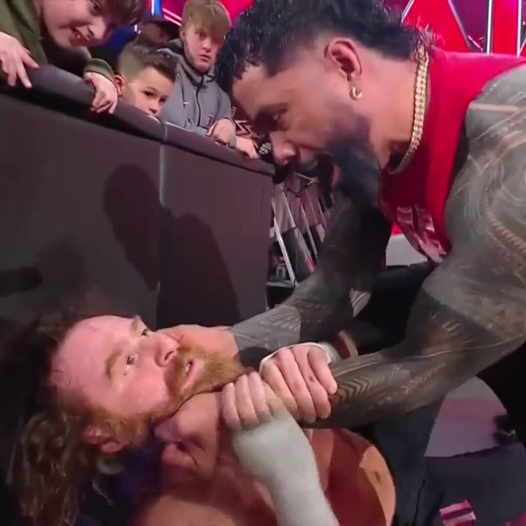 WWEonFOX's tweet photo. 💔…

@WWEUsos @SamiZayn #WWERaw https://t.co/WYQw2F0pE2
