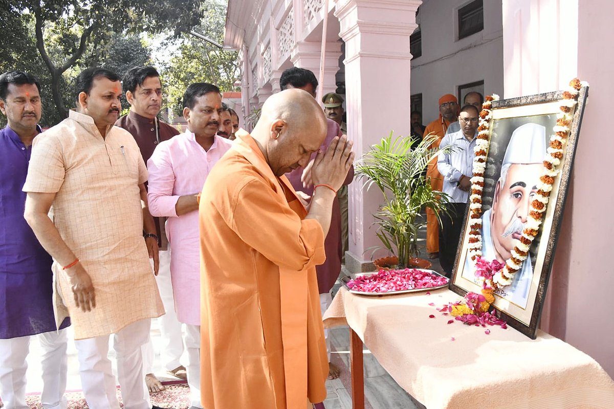 महान स्वतंत्रता संग्राम सेनानी, देश के पूर्व गृह मंत्री, उत्तर प्रदेश के प्रथम मुख्यमंत्री, 'भारत रत्न' पंडित गोविंद बल्लभ पंत की पुण्यतिथि पर उन्हें विनम्र श्रद्धांजलि!

देश और प्रदेश के सर्वांगीण विकास में उनके योगदान अविस्मरणीय हैं।