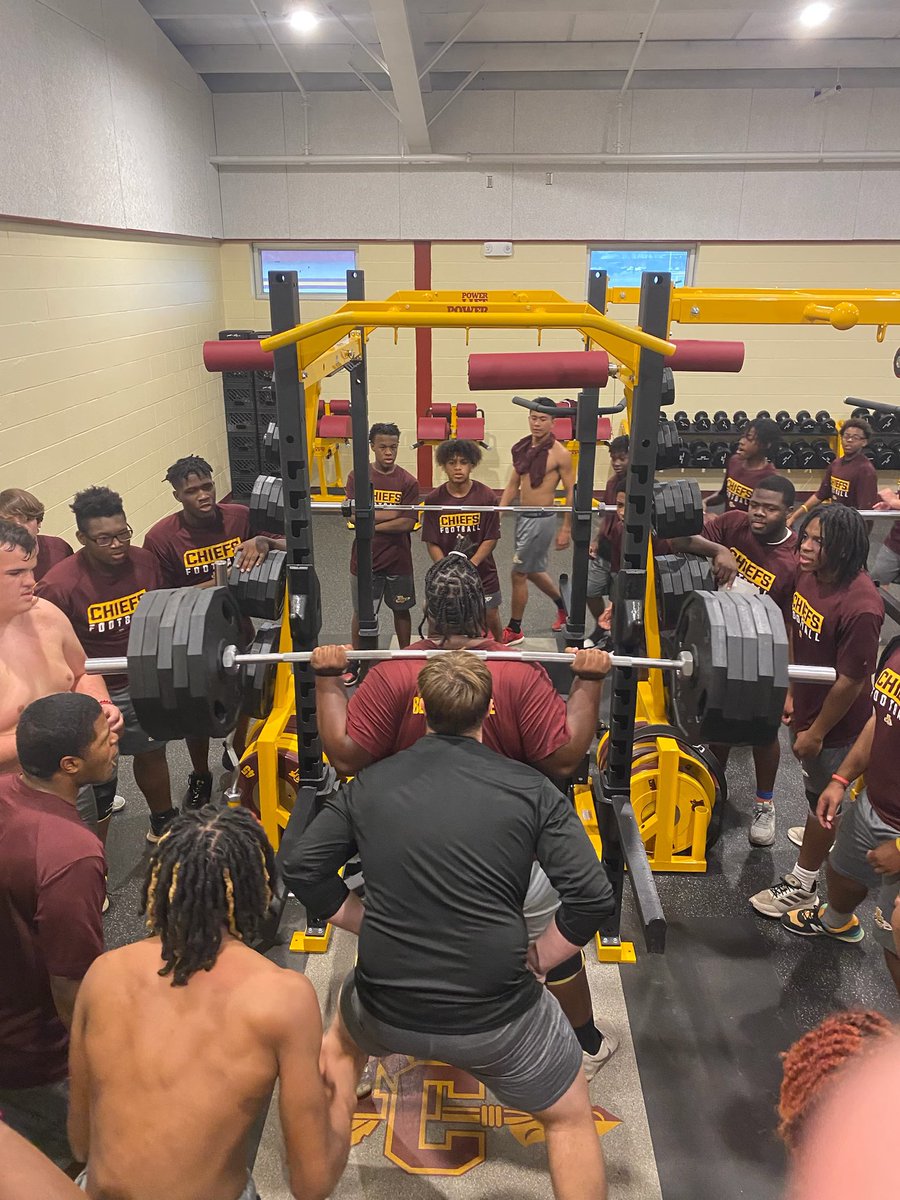 YnnMon's tweet photo. •Demond Bynum 

•Class of 24’ NG 0Tech

•Natchitoches central high 

•555 lookin to Ez🥱 

•605 nexted up📶
#recruit #Natchitochescentral @NCHS_ATH https://t.co/1vau19Yums