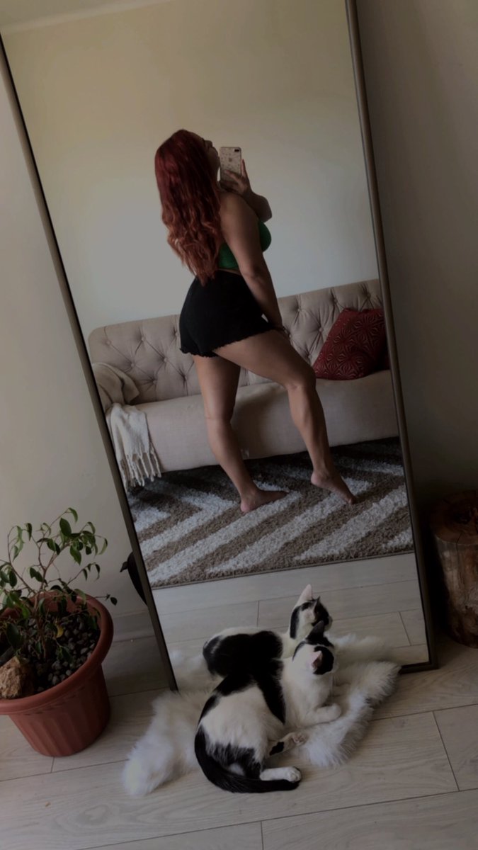 EliKissna's tweet photo. Mala suerte a quien no responda con su foto en el espejo ✨ https://t.co/s1V12VuGtY