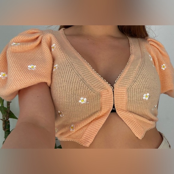 PhoenixGravy's tweet photo. So good I had to share! Check out all the items I'm loving on @Poshmarkapp #poshmark #fashion #style #shopmycloset #michaelmichaelkors #forloveandlemons #figs: https://t.co/39jW4r4iU8 https://t.co/DQIyIgQ7Bf
