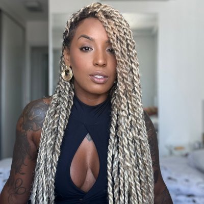 Nanah's tweet photo. #NovaFotoDePerfil https://t.co/jK279fF6UB