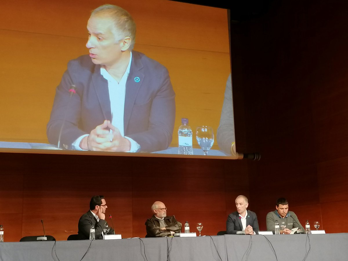 🟡 <a href="/RaulRzP/">Raúl Rodríguez</a>, DG de <a href="/Fegicat/">FEGiCAT</a>, ens descriu com s'incrementarà en un futur proper l'activitat de les cobertes per instal·lar elements per millorar  l'eficiència energètica dels edificis. Cal invertir en formació de #PRL per aquestes persones treballadores.

#CaigudesAlturaPRL