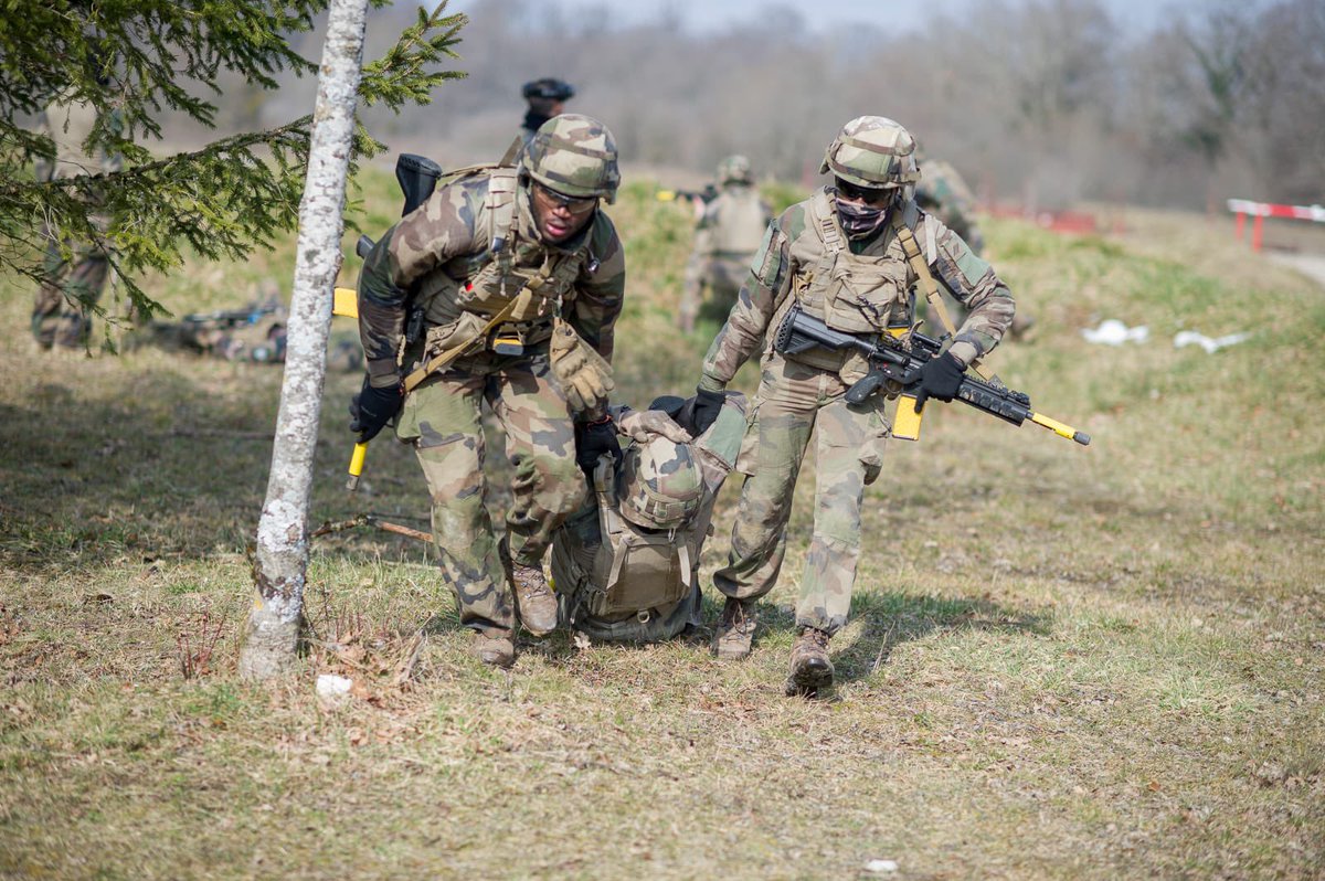 1er_ra's tweet image. Nos rapaces 🦅 de la 2e batterie poursuivent leur montée en puissance opérationnelle ! Toujours #ÀLaHauteur, ces Fusiliers relèveront prochainement leurs camarades sur les différents théâtres ! #ToujoursEtPartout #SoldatsDeLaNation
