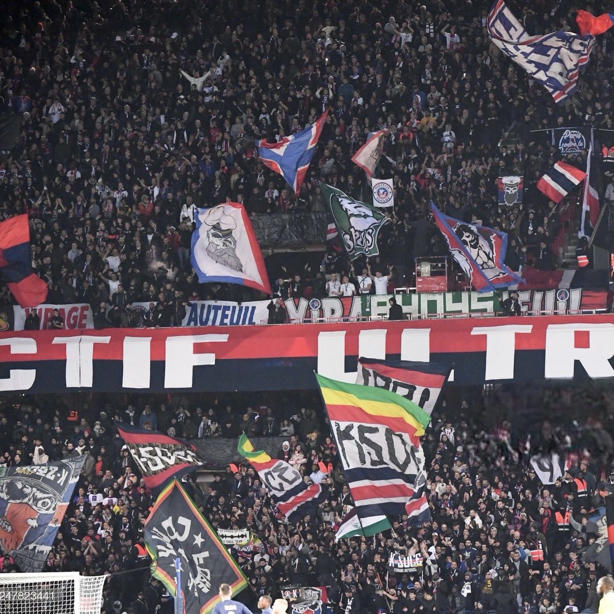 AJ_CELTIC's tweet photo. “ＢＨＯＹＳ ｘ ＰＳＧ” https://t.co/EvnsiMk6jd