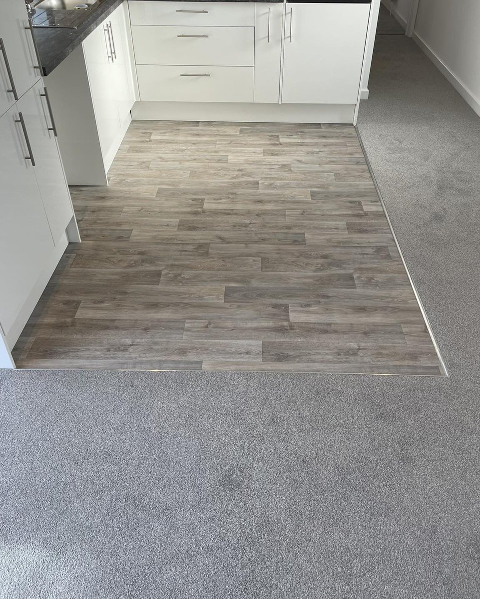 FurlongFlooring's tweet photo. Stunning install of our Carpet and Vinyl flooring by Premier Carpet Peacehaven 😍.

Revelation- Wisdom
Essential- Enborne

#flooring #flooringsolutions #firstchoiceflooring #carpetflooring #vinylflooring #housebuilders #homedecor https://t.co/DB2OACFfOz