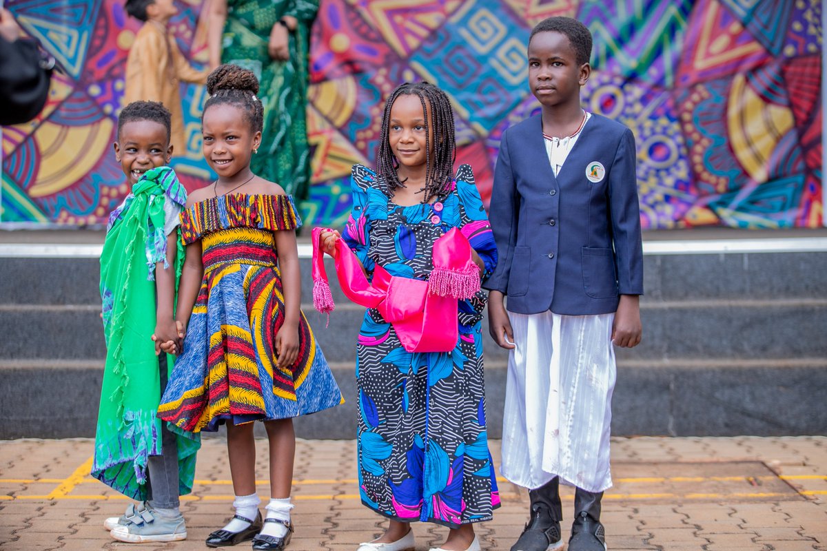 horizon_uganda's tweet photo. Fashion is part of our different cultures. Here is to some of the moments as the #HISUCommunity showcased the different fashion styles π₯°
#HorizonInternationalDay #fashion | https://t.co/qbW09j4xiE https://t.co/3plLiJQgjY