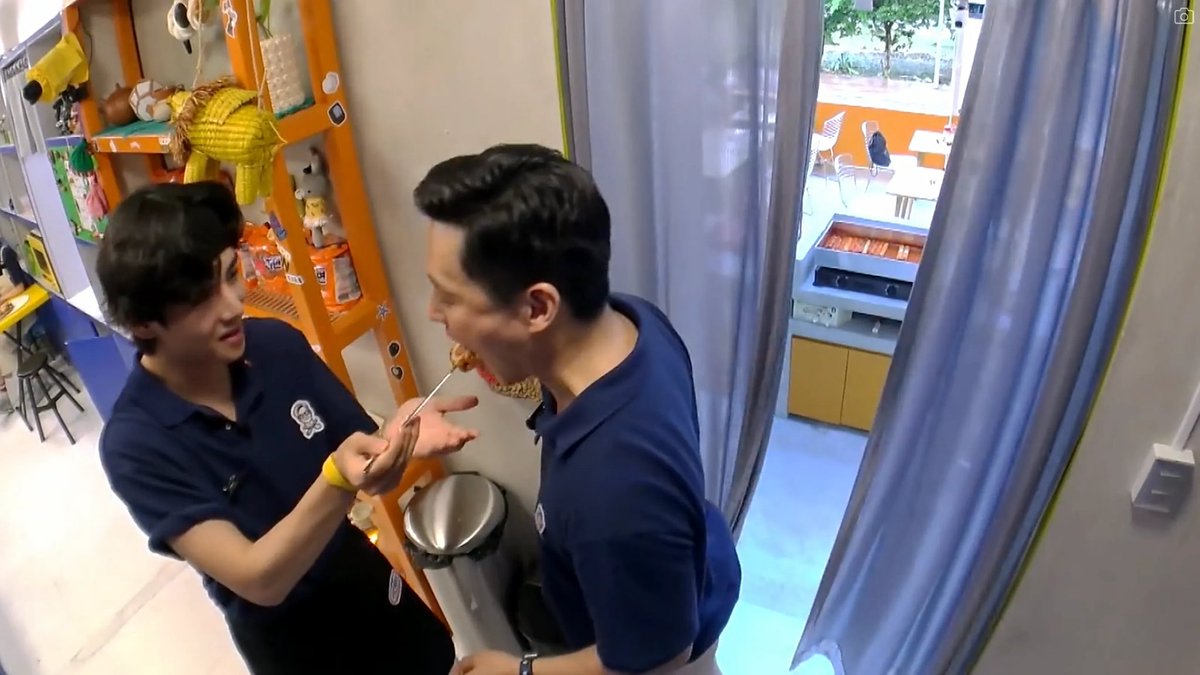 agustfIwr's tweet photo. taehyung going out from the kitchen to feed their boss literally in front of their customers will always be so funny and adorable to me 😭 the boss was shy and asked him to go inside lmao i love him pls 

#JinnysKitchen #JinnysKitchenEp2 https://t.co/TgETnwGaX2