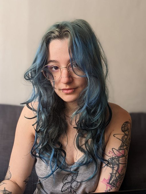 En pleine p&eacute;nurie de courage de travailler sur moi 😩 https://t.co/RyOH1chKKb