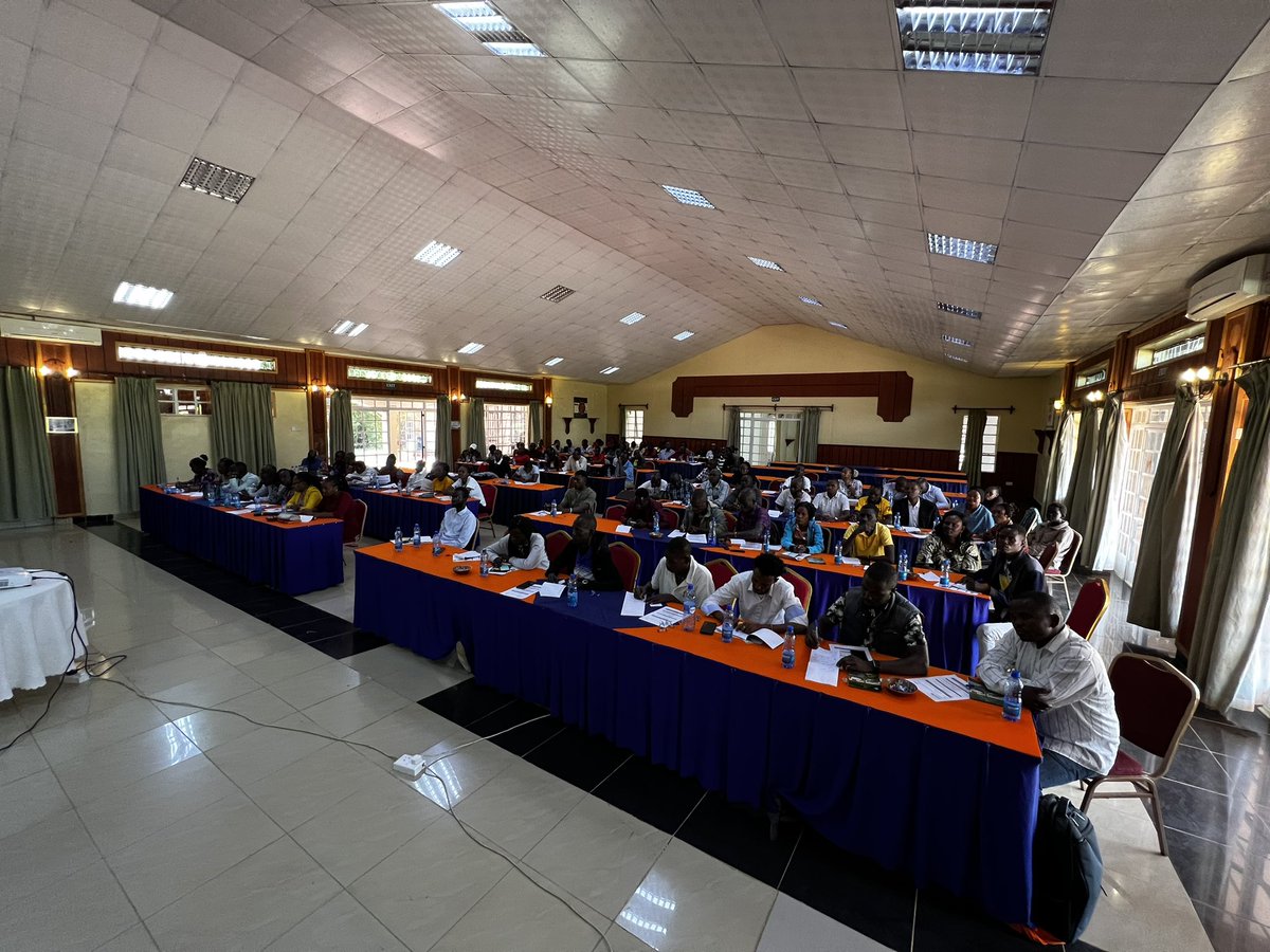 yutsukioka's tweet photo. More than one hundred enumerators are currently undergoing training in Humanitarian Cash Transfer as a key component of the UNICEF integrated Drought Response program, which incorporates child protection, health, and nutrition initiatives. https://t.co/7Mef17SFLA