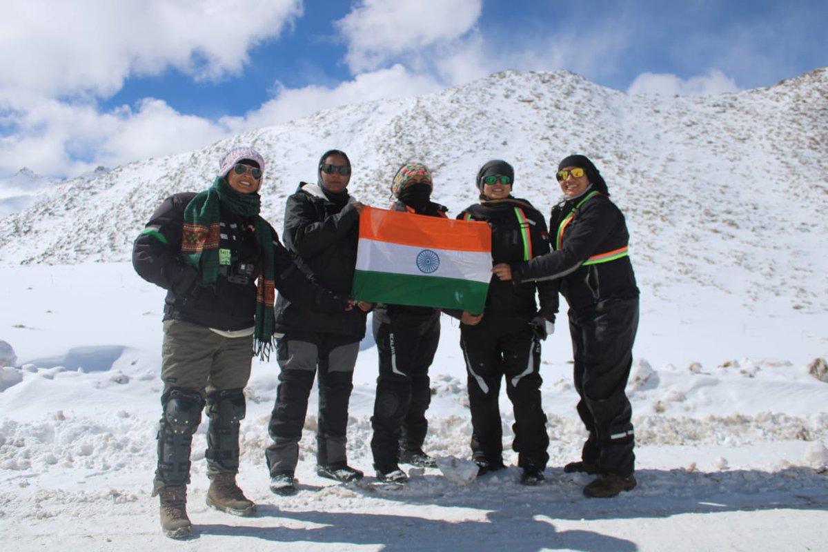 firefurycorps's tweet photo. ALL WOMEN MOTORBIKE RALLY
COS, Fire and Fury Corps & GOC, #UltimateForce flagged off the rally from Leh. 25 brave women bikers paid their homage at Hall of Fame & rode to the enchanting #Tangste valley in sub zero temps, crossing formidable ChangLa (17590 ft) on Day 1
@adgpi https://t.co/NhaIzKDJ0P