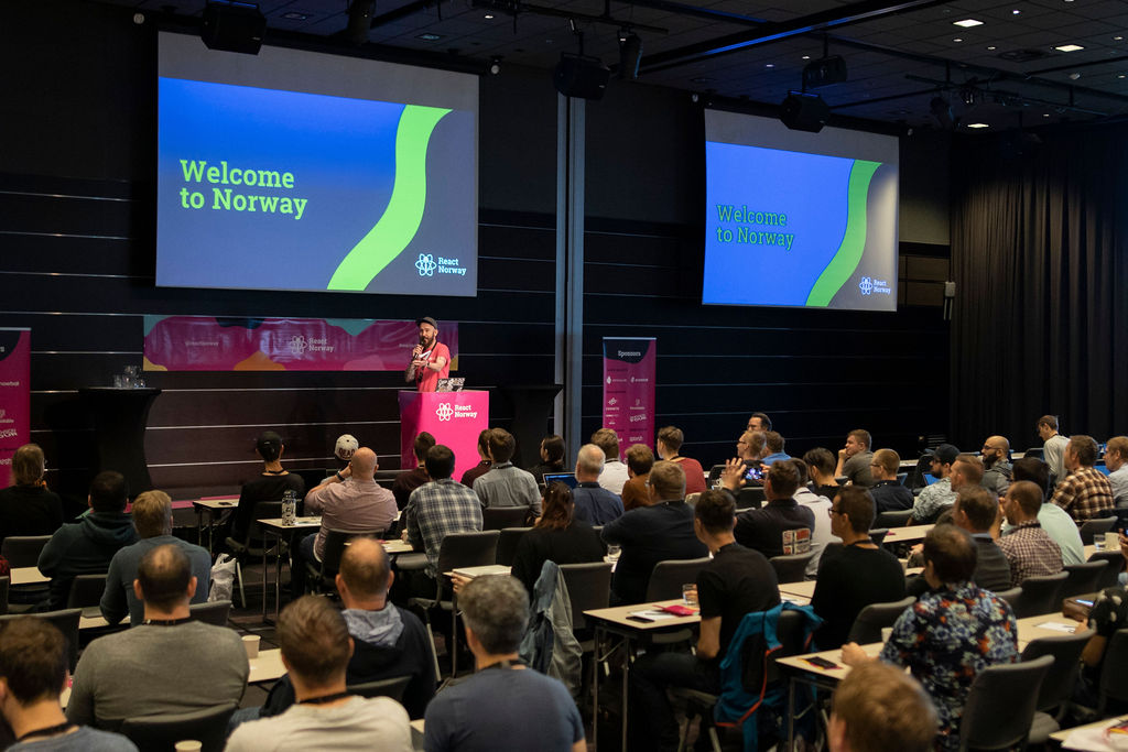 Fremdeles muligheter for å sende inn talks til <a href="/ReactNorway/">React Norway 🗓 June 5th, 2026!</a>. Fin, liten scene, god stemning. Ikke skummelt i det hele tatt!