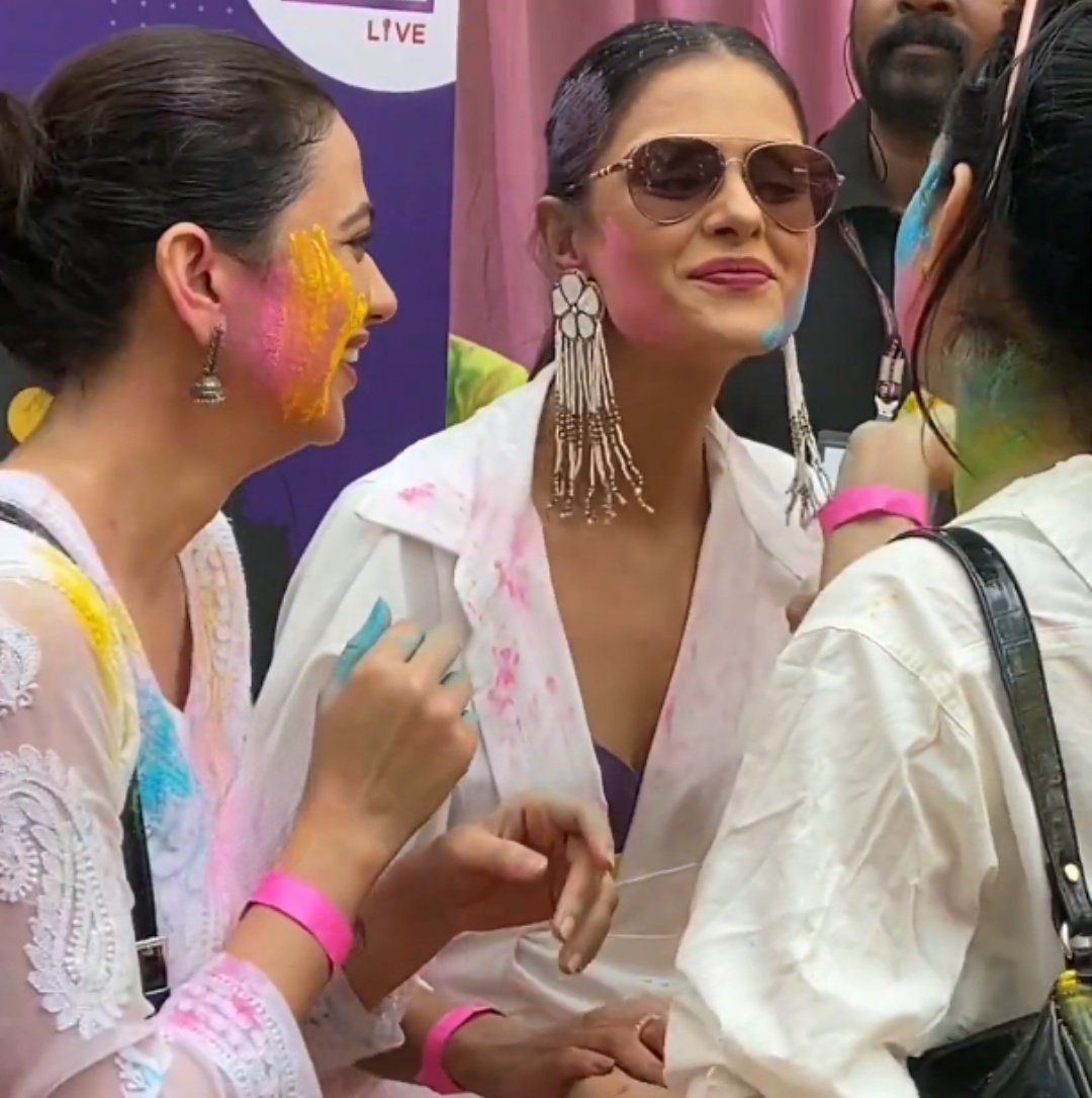 heyYou1__'s tweet photo. Happy Holi @PriyankaChaharO ❣️ https://t.co/QwfMKiicCx