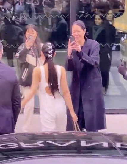 unhingedboa's tweet photo. THE OUTFIT

AMBASSADOR JENNIE FOR CHANEL
#JENNIExCHANELFW23 https://t.co/uCaZhRDSnO