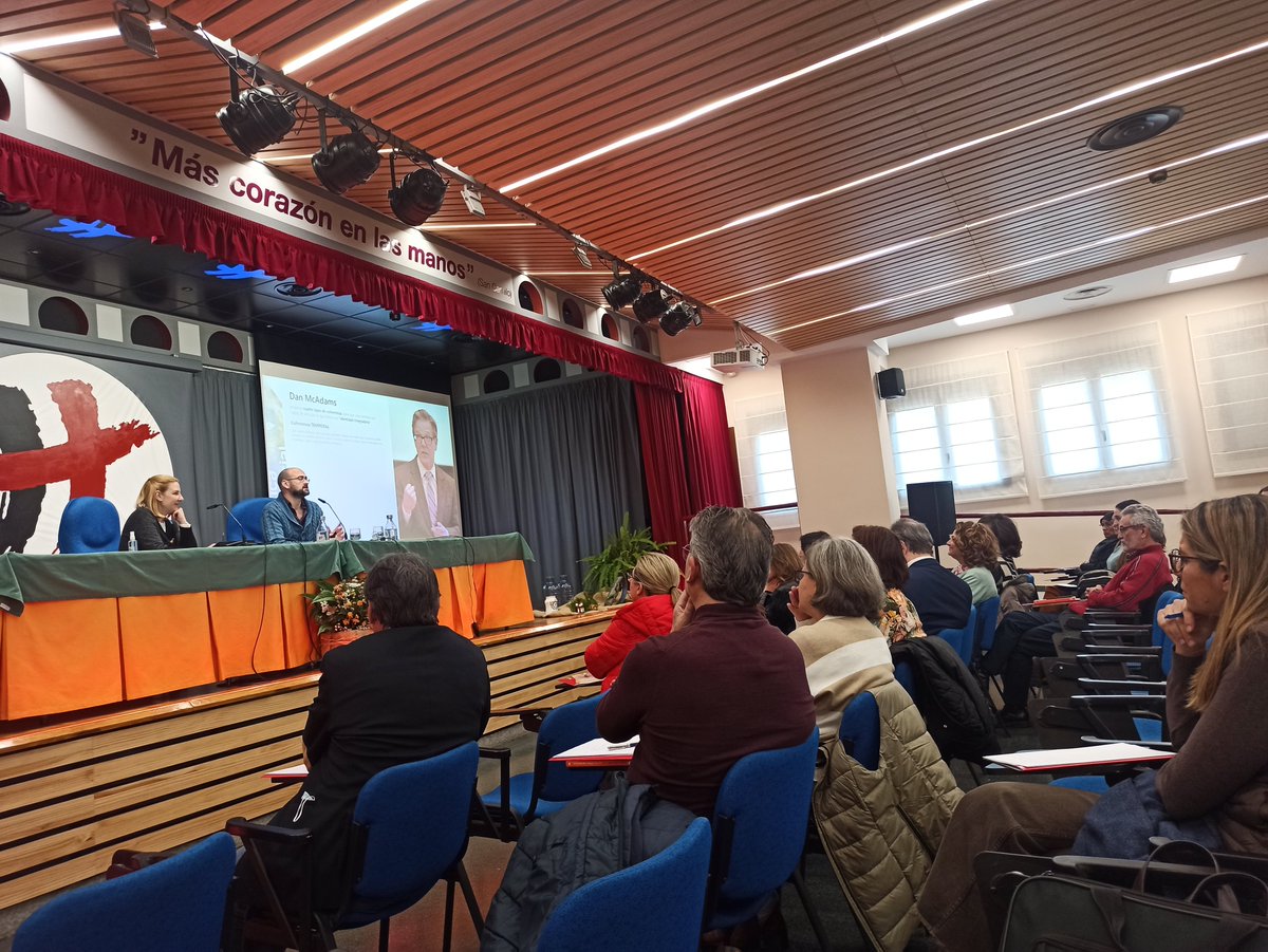 Humanizar_es's tweet photo. Hablamos de asumir responsabilidad, sentir y tolerar emociones...
.
Con @cirocaro , doctor en Psicología y Psicoterapeuta, director del Centro Sanitario IDP Psicología...
.
.
Conferencia sobre #Madurezpsicoemocional como indicador de la #competenciaprofesional https://t.co/fx9afvHuWB