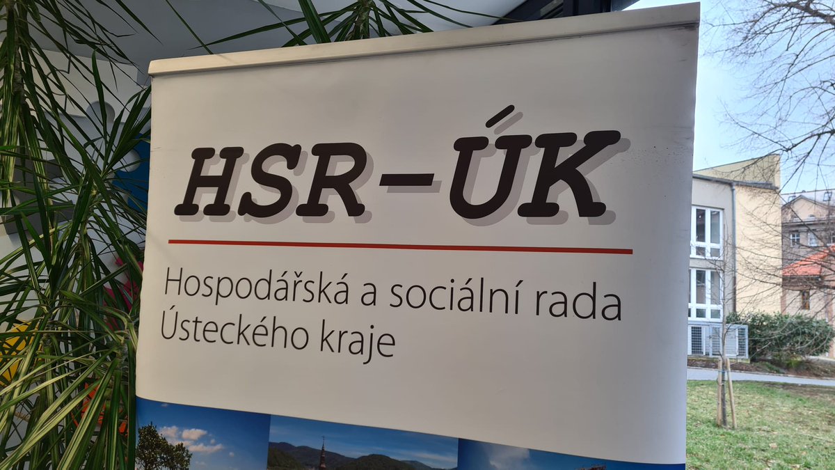 Čerstvé zprávy z regionů! Dnes jedná #tripartita Ústeckého kraje. Hejtman a sociální partneři řeší témata pro společné jednání s národní tripartitou, fondy pomoci pro transformaci regionu, záležitost vyhlášení Krušných hor jako krajinné oblasti nebo podporu zaměstnanosti v kraji.