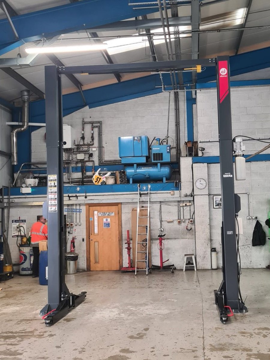 Garafitservices's tweet photo. Working along side @HickleysLtd to fit a DAMA HDM6.0T/SB in Worcestershire.
Installed by our GEA Certificated Engineers.
Another Happy Customer! π π
#engineers #install #installation #happycustomers #dama #6tonne #2postramp #vehiclelift https://t.co/aw51Qu0UpJ