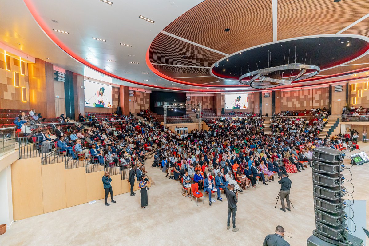 @#AHAIC2023 supporting @Amref_Worldwide  corporate communications team to ensure this incredible event is well-documented and visualised. #AHAIC2023 #CorporateComms