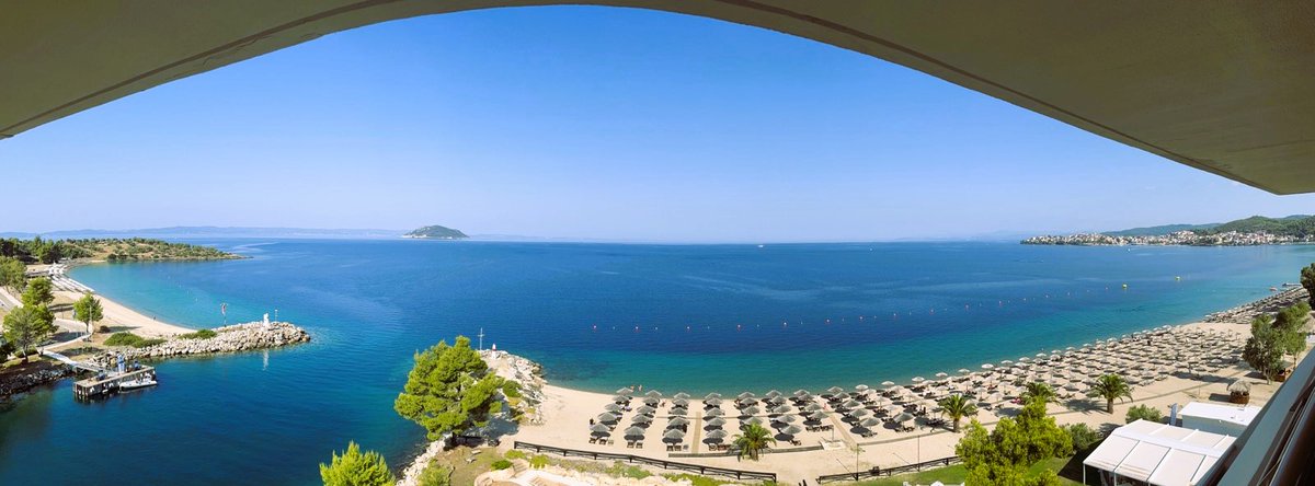 The Meliton Hotel of #portocarrasgrandresort is set in front of a fine coastline. Enjoy this remarkable view from the spacious balcony with a privileged panorama view. A must-try experience of pure indulgence and well-being 
#portocarras #sithonia #halkidiki #summer2023 #season23