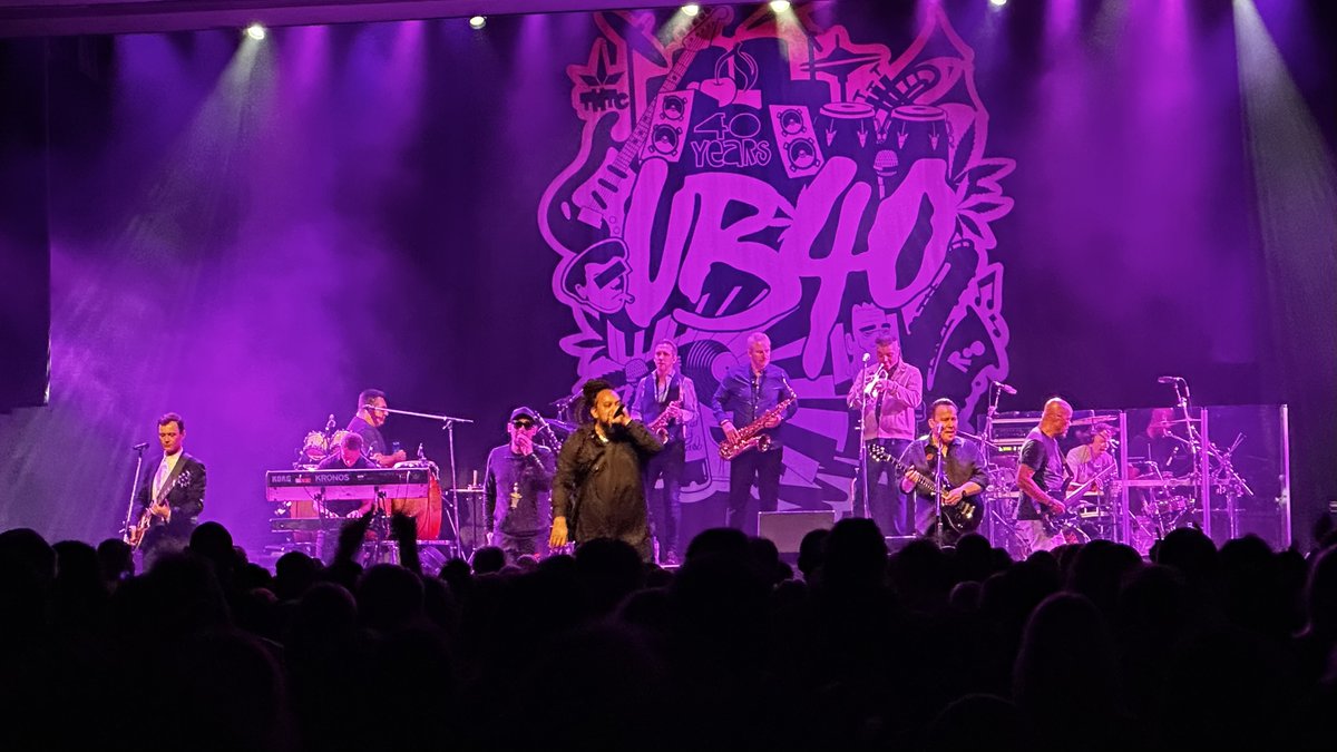 Check out this great pic of @houseofshem performing 'Message of Love' with us in Caloundra, Australia on our recent tour. Big Love UB40 #UB40 #Houseofshem #Reggae #messageoflove #reggaemusic